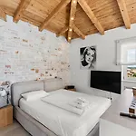 Puccini With Pool And Sauna Villa *