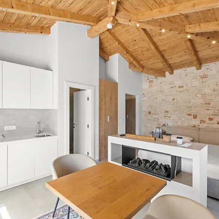 Puccini With Pool And Sauna Villa
