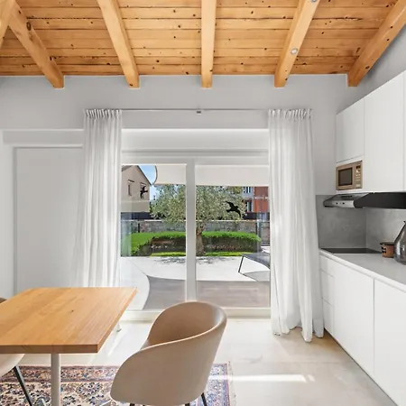 Villa Puccini With Pool And Sauna