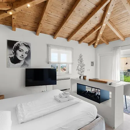 Villa Puccini With Pool And Sauna *