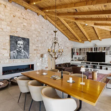 Puccini With Pool And Sauna