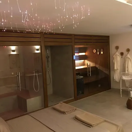 Puccini With Pool And Sauna