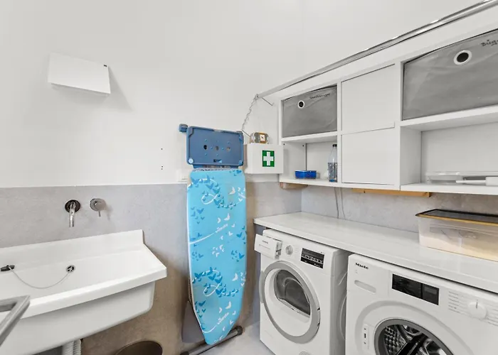 Puccini With Pool And Sauna Villa *