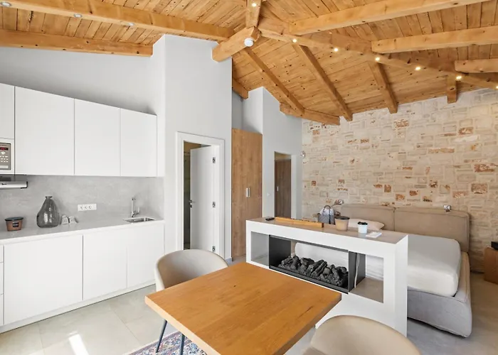 Puccini With Pool And Sauna Villa