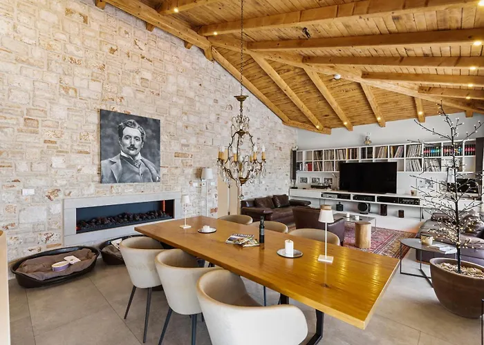 Puccini With Pool And Sauna